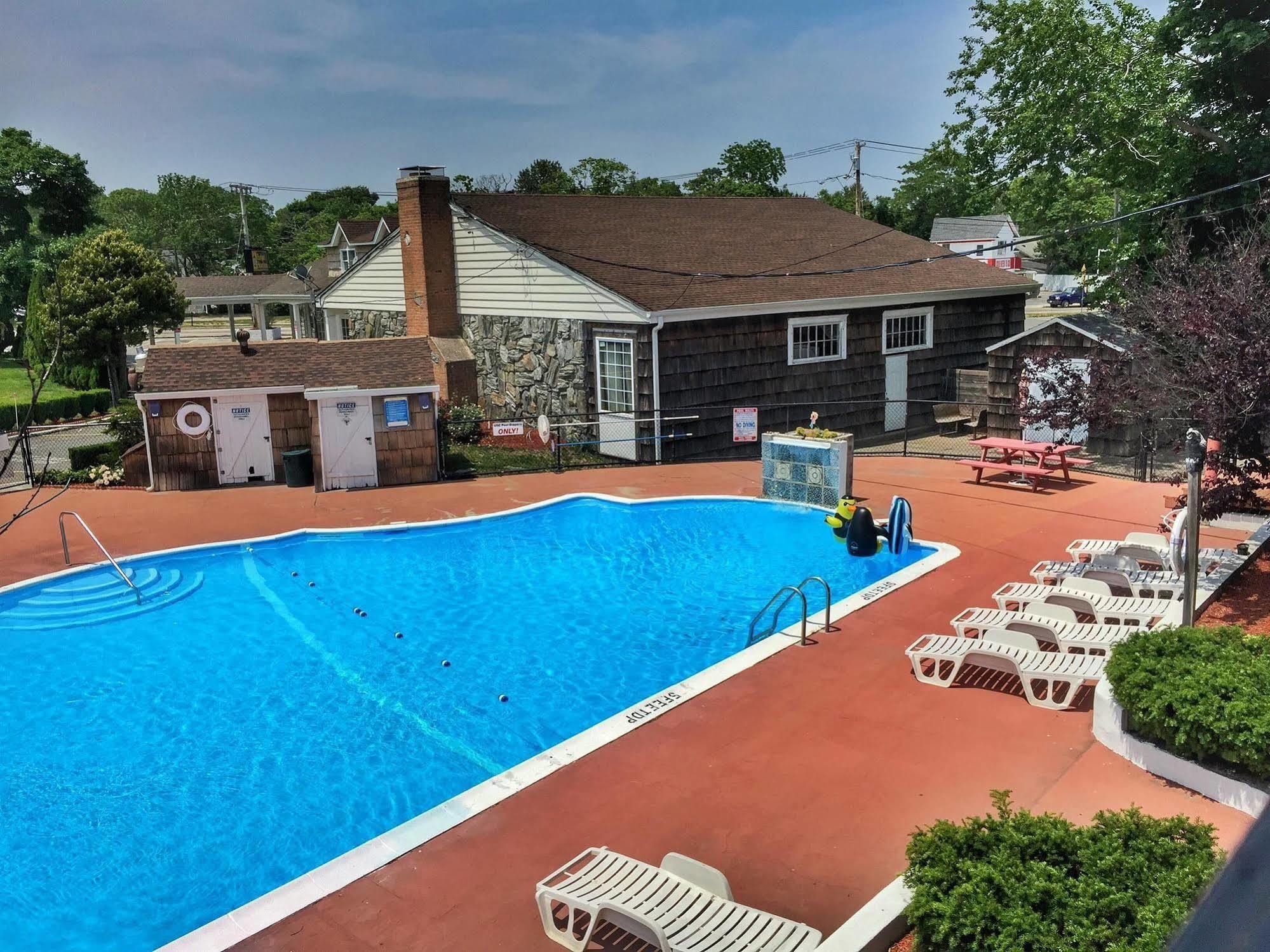 Budget Host East End Hotel In Riverhead  Kültér fotó